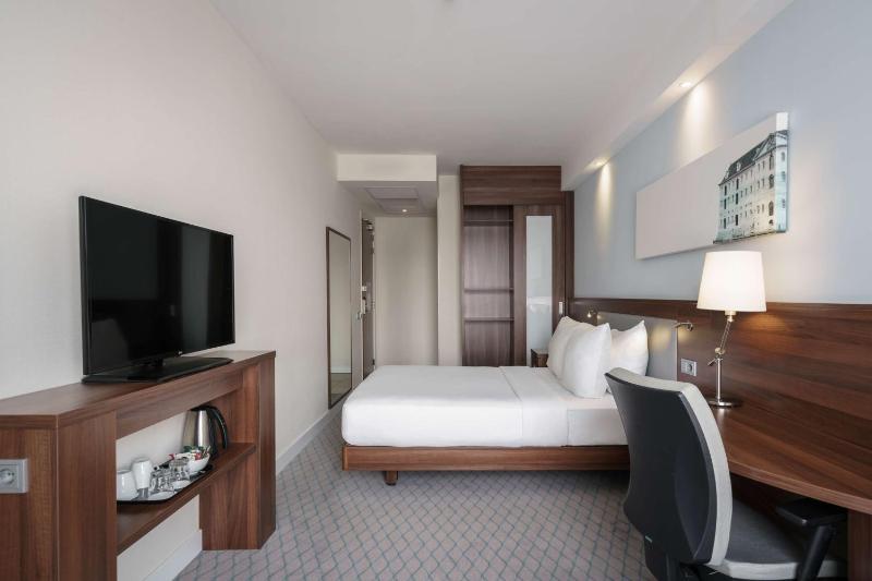 Queen Room with Sofa Bed image 4
