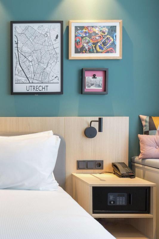 Twin Room image 1