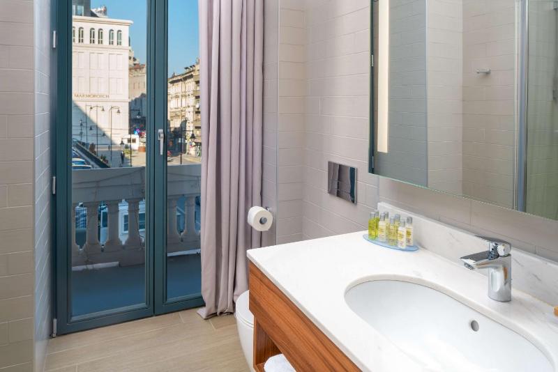 Hilton Garden Inn Bucharest Old Town - image 3