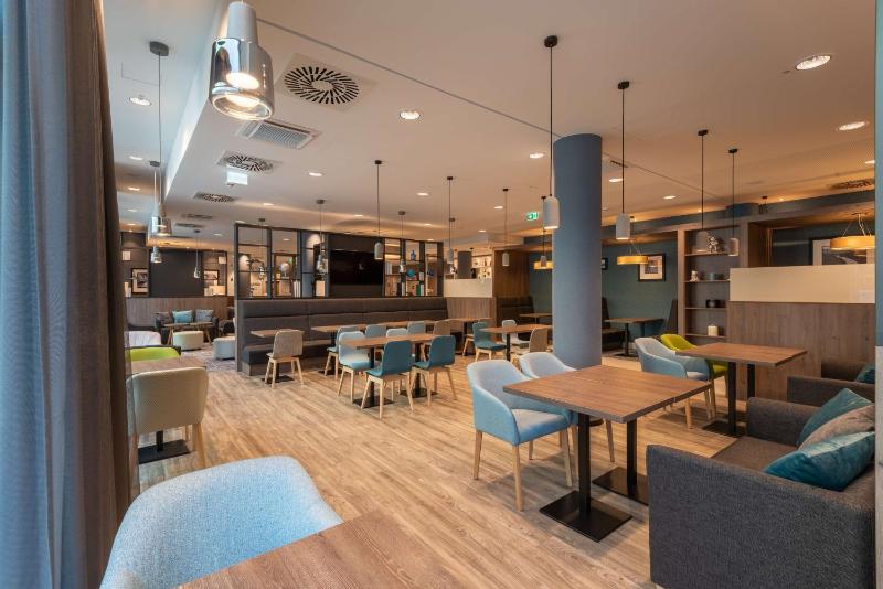 Hampton by Hilton Dusseldorf City Centre - image 45