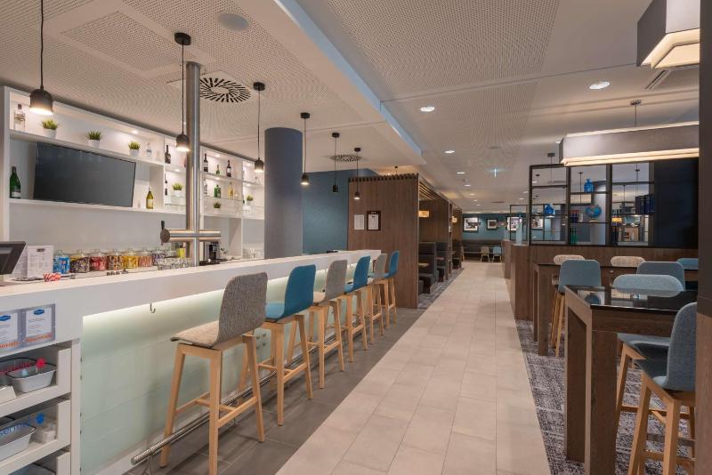 Hampton by Hilton Dusseldorf City Centre - image 43