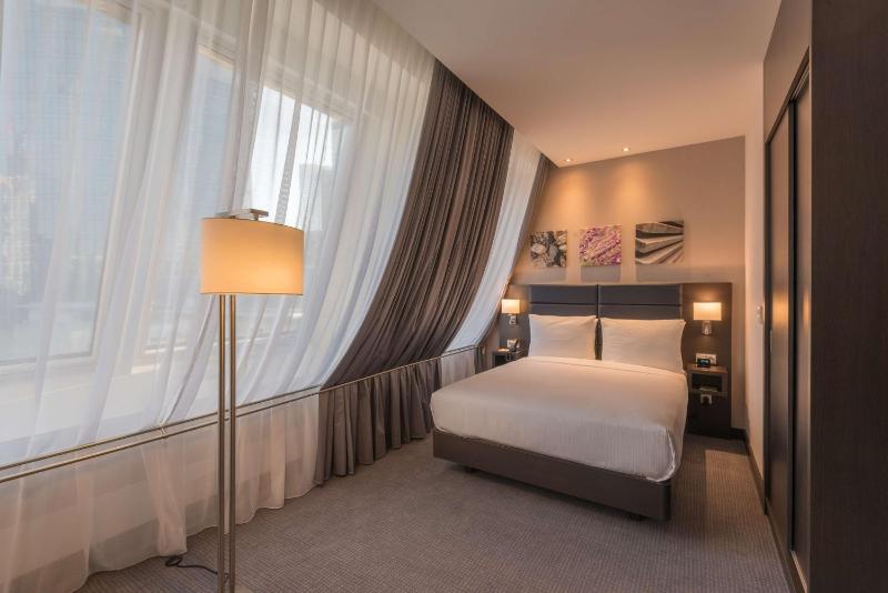 Superior Queen Room image 4