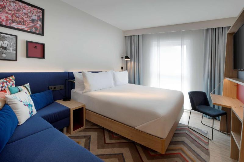 King Room image 3