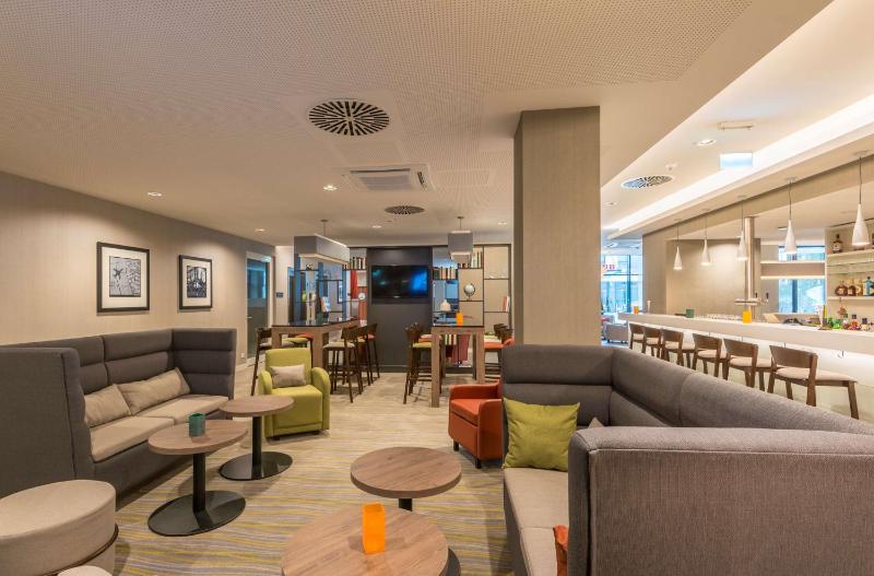 Hampton by Hilton Munich City Centre West - image 9