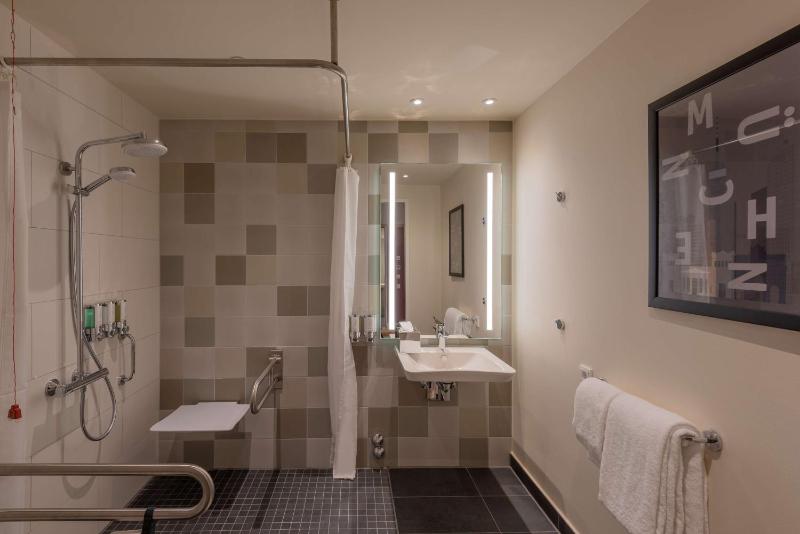 Hampton by Hilton Munich City North - image 11
