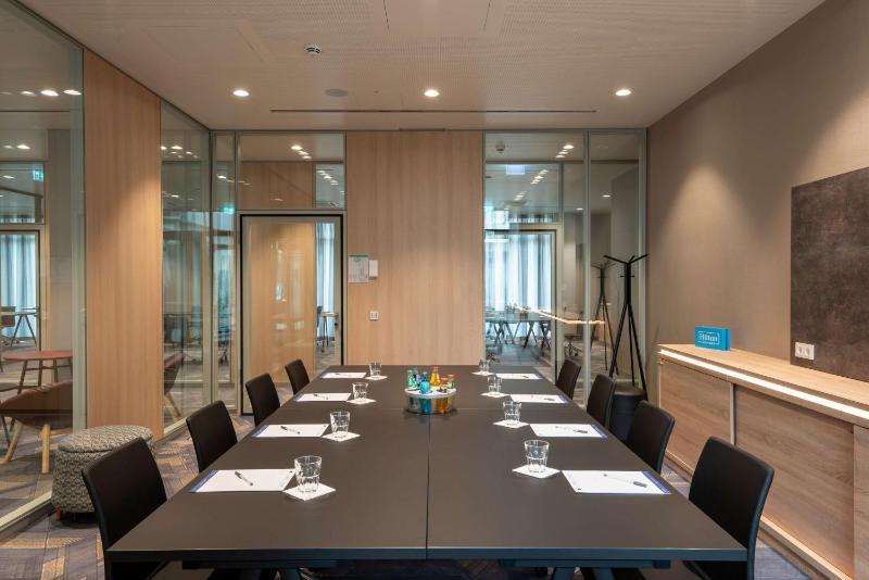 Hampton by Hilton Munich City North - image 15