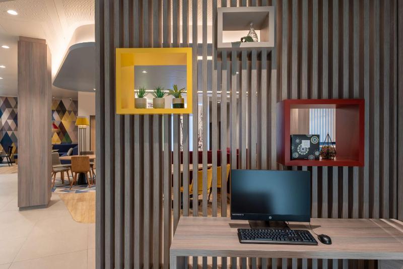 Hampton by Hilton Munich City North - image 13