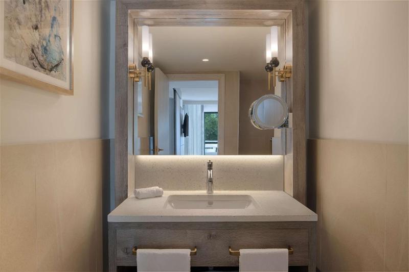 Double Room with Two Double Beds image 4