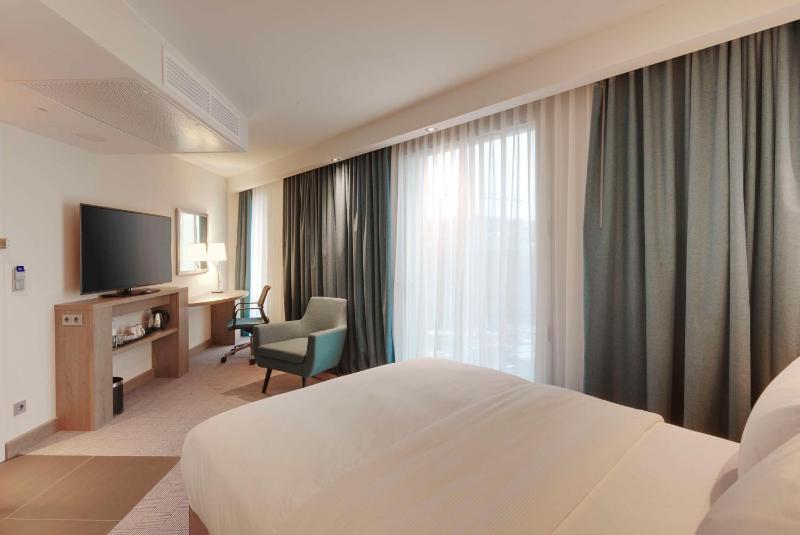 Queen Room image 1