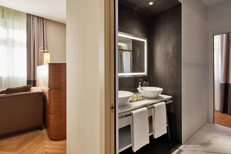 DoubleTree by Hilton Trieste - image 4