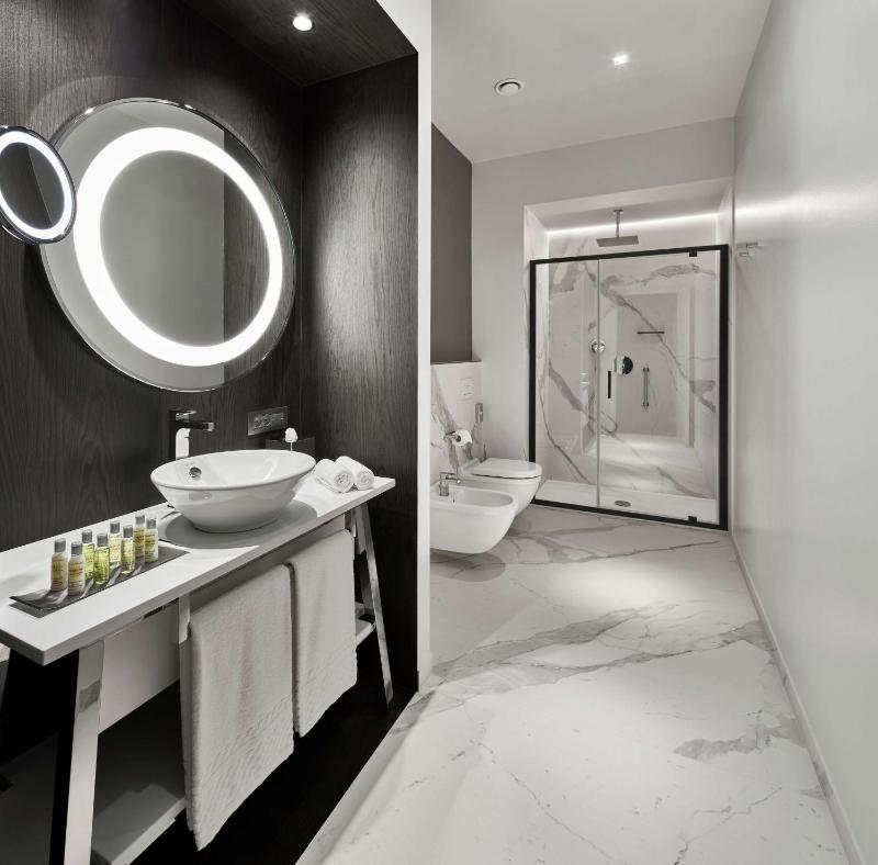 DoubleTree by Hilton Trieste - image 15