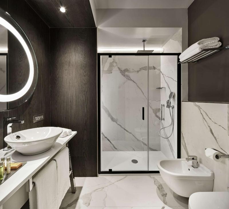 DoubleTree by Hilton Trieste - image 9