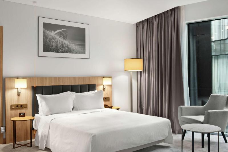 Queen Room - Mobility Access image 1