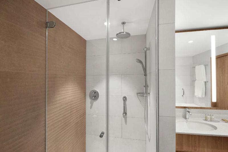 Twin Room image 2