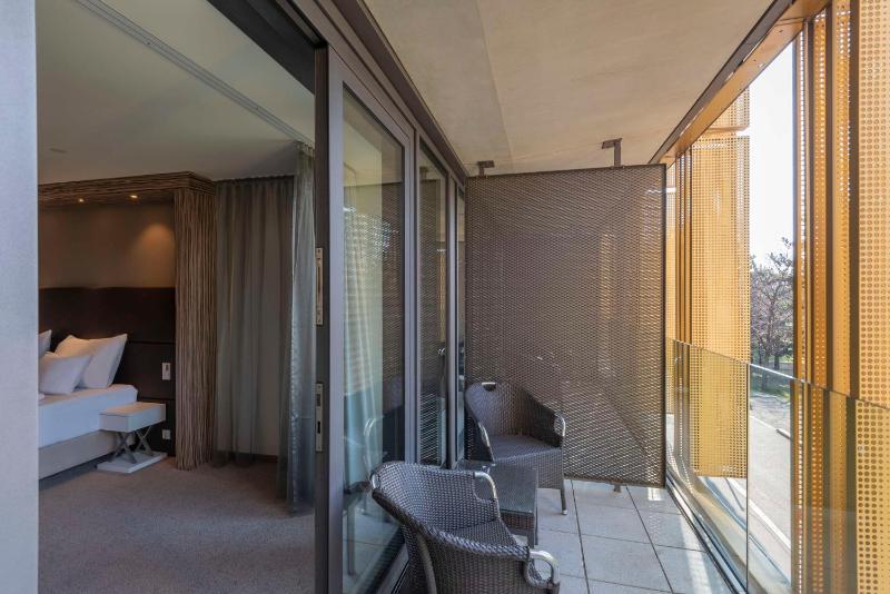 Deluxe King Room with Balcony image 1