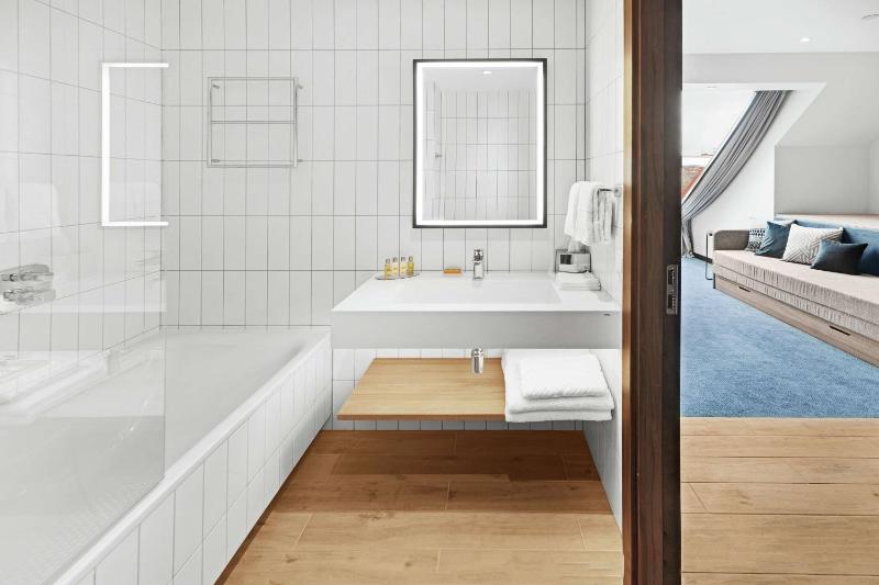 Hilton Garden Inn Riga Old Town - image 4