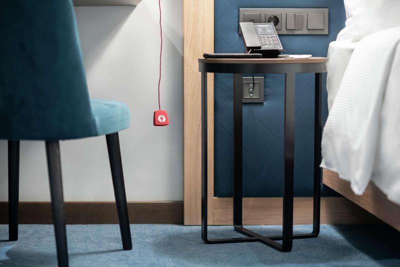 Accessible room with Atrium view image 3