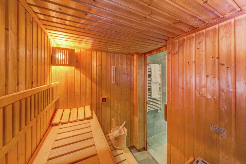 Junior Suite with Sauna, King Bed and Sofa Bed (4 Adults)  image 4