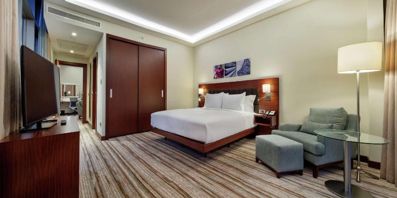 One-Bedroom King Suite image 3