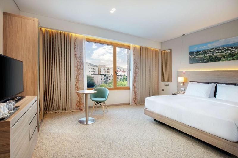 King Room - Mobility Accessible  image 3