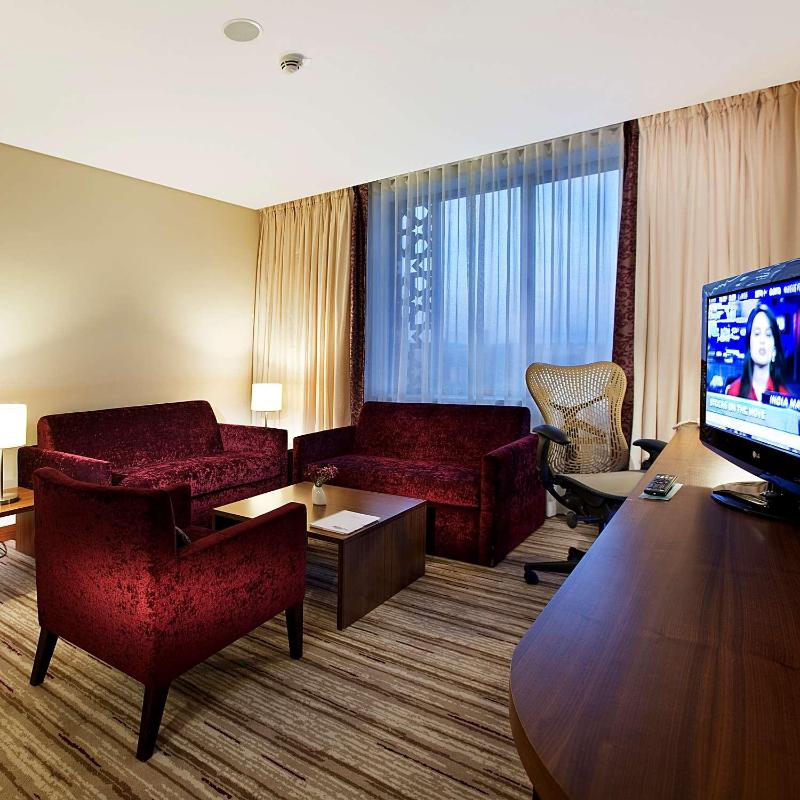 One-Bedroom King Suite image 3