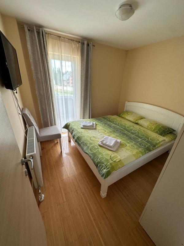 Double Room with Balcony image 4