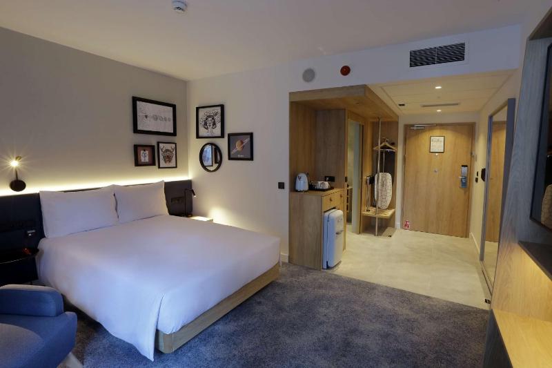 Queen Room - Mobility Access image 3
