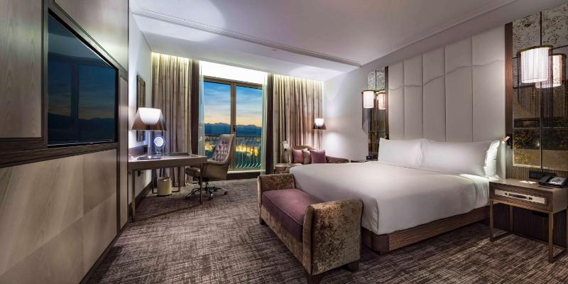 King Guest Room image 1