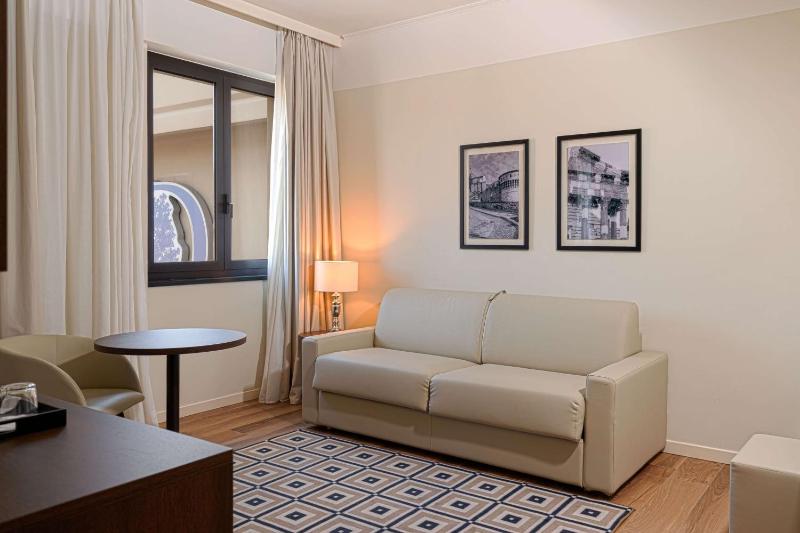 One-Bedroom Suite with Two Double Beds image 1