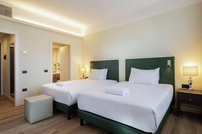 Superior Double Room with Two Double Beds image 4