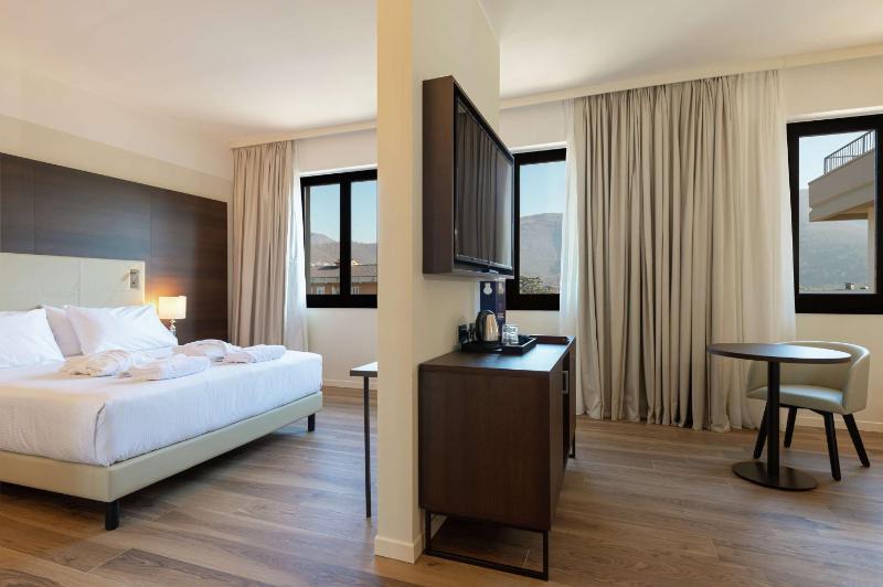 Junior Suite image 3