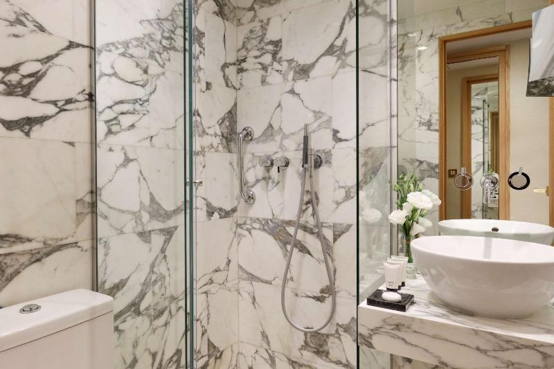 Superior Queen Room image 1