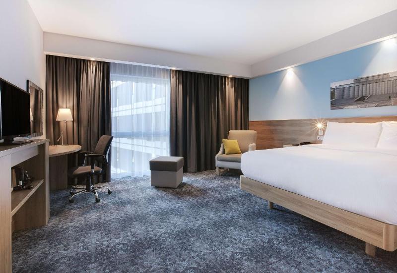 Queen Room - Mobility Access image 1