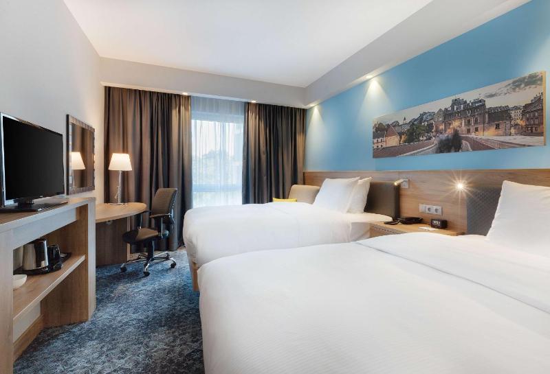 Twin Room image 1