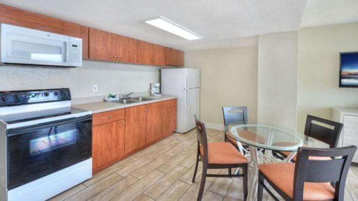 El Caribe Resort & Conference Center - image 38