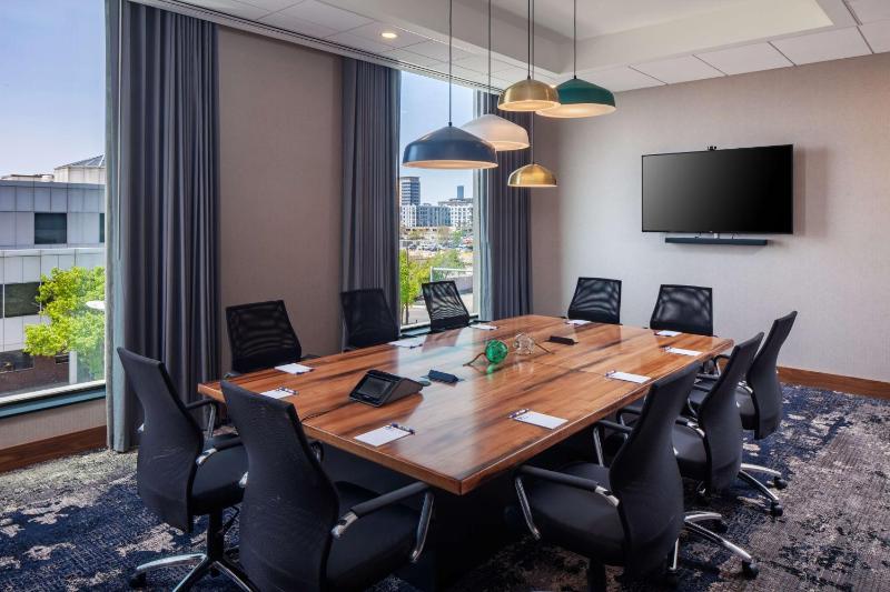 Hampton Inn by Hilton Boston Seaport District - image 5
