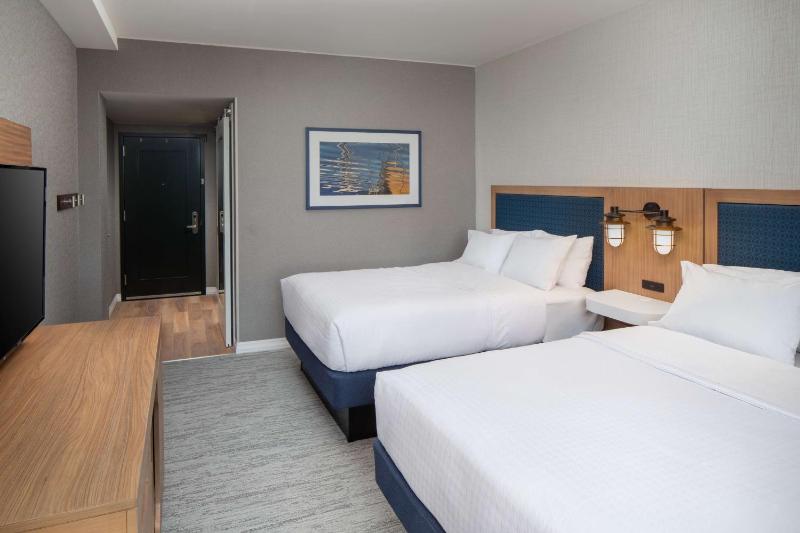 Hampton Inn by Hilton Boston Seaport District - image 13