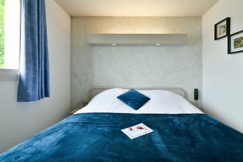 Double Room image 3