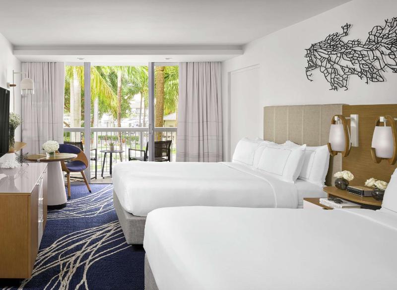 Double Room with Two Double Beds and Balcony image 3