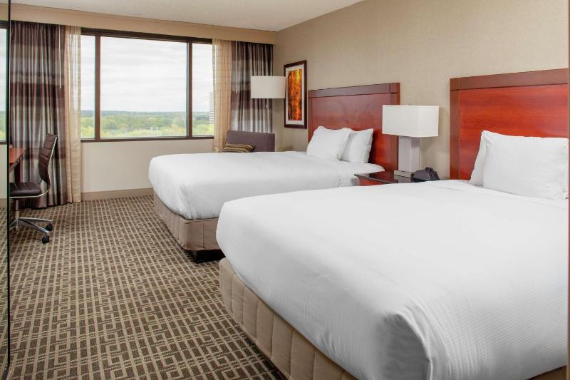 Double Room with Two Double Beds - Hearing Accessible/Non-Smoking  image 4