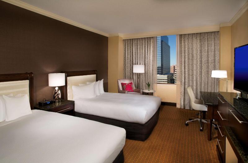 Hilton Minneapolis - image 20