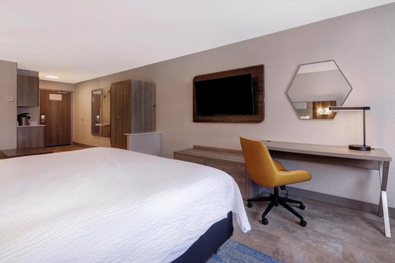 Standard Room image 4