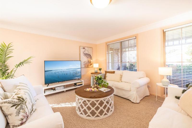 Pet friendly White Sands 14 Whitesands Road - Linen & Air Con - image 35