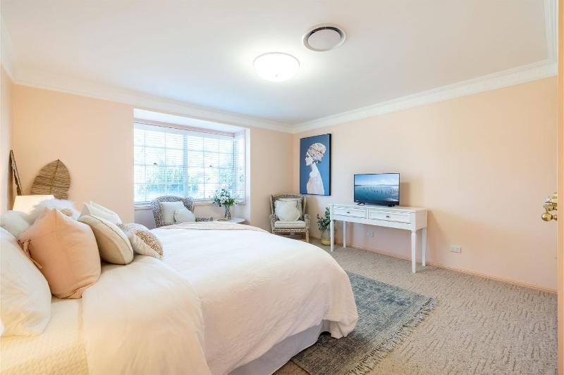 Pet friendly White Sands 14 Whitesands Road - Linen & Air Con - image 15