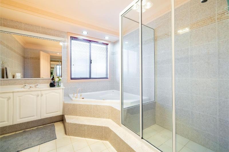 Pet friendly White Sands 14 Whitesands Road - Linen & Air Con - image 38