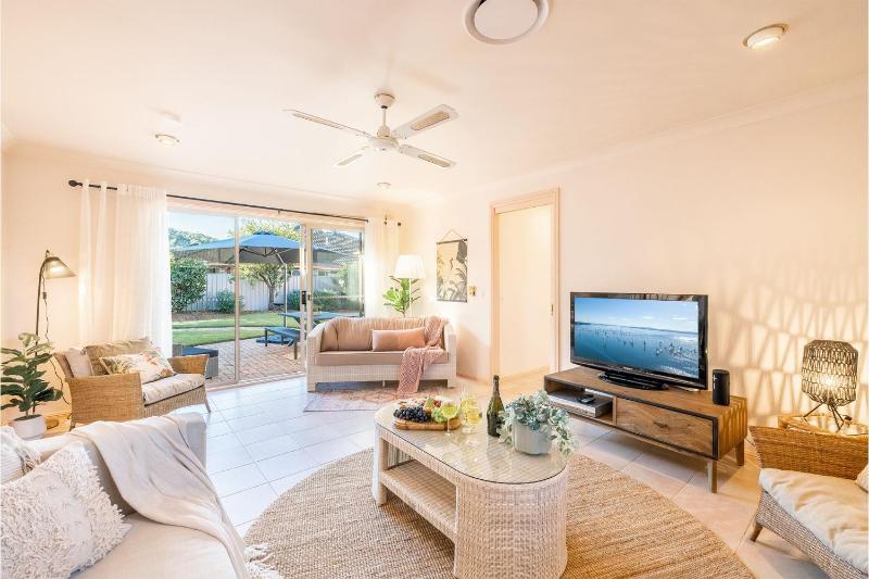 Pet friendly White Sands 14 Whitesands Road - Linen & Air Con - image 31