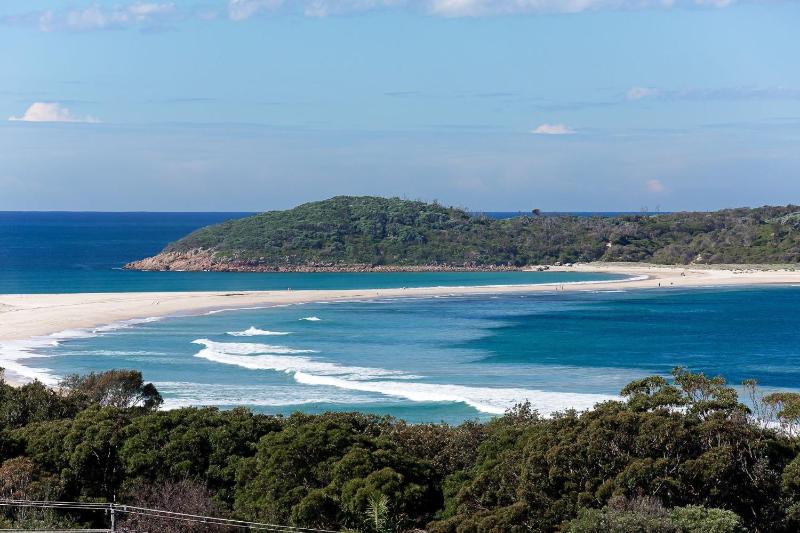Pet friendly White Sands 14 Whitesands Road - Linen & Air Con - image 33