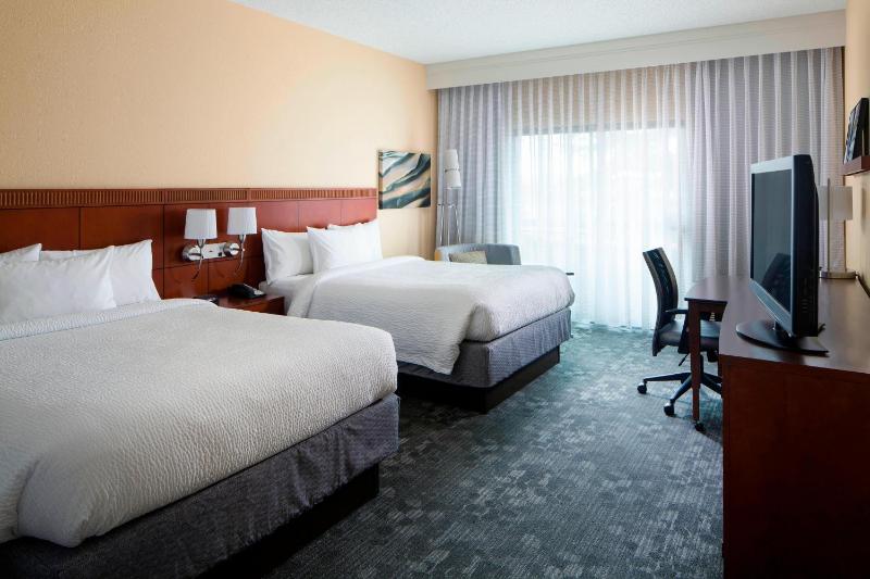 Queen Room with Two Queen Beds image 1