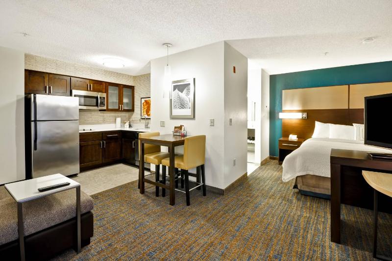 Residence Inn by Marriott Jacksonville Airport - image 4