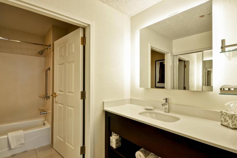 Residence Inn by Marriott Jacksonville Airport - image 31
